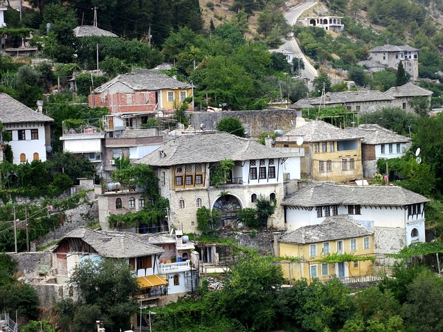 Typische Huser in Albanien