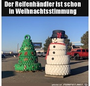 Weihnachtsschmuck beim Reifenhndler